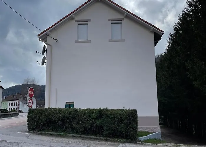 La Vanne Confortable Et Equipe Apartmán